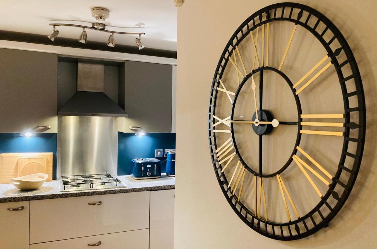 Jungle Escape, City Apartment With Parking & Terrace Chester Eksteriør bilde