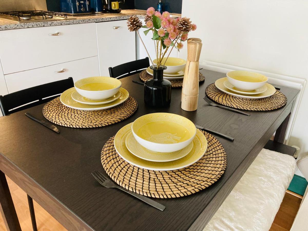 Jungle Escape, City Apartment With Parking & Terrace Chester Eksteriør bilde