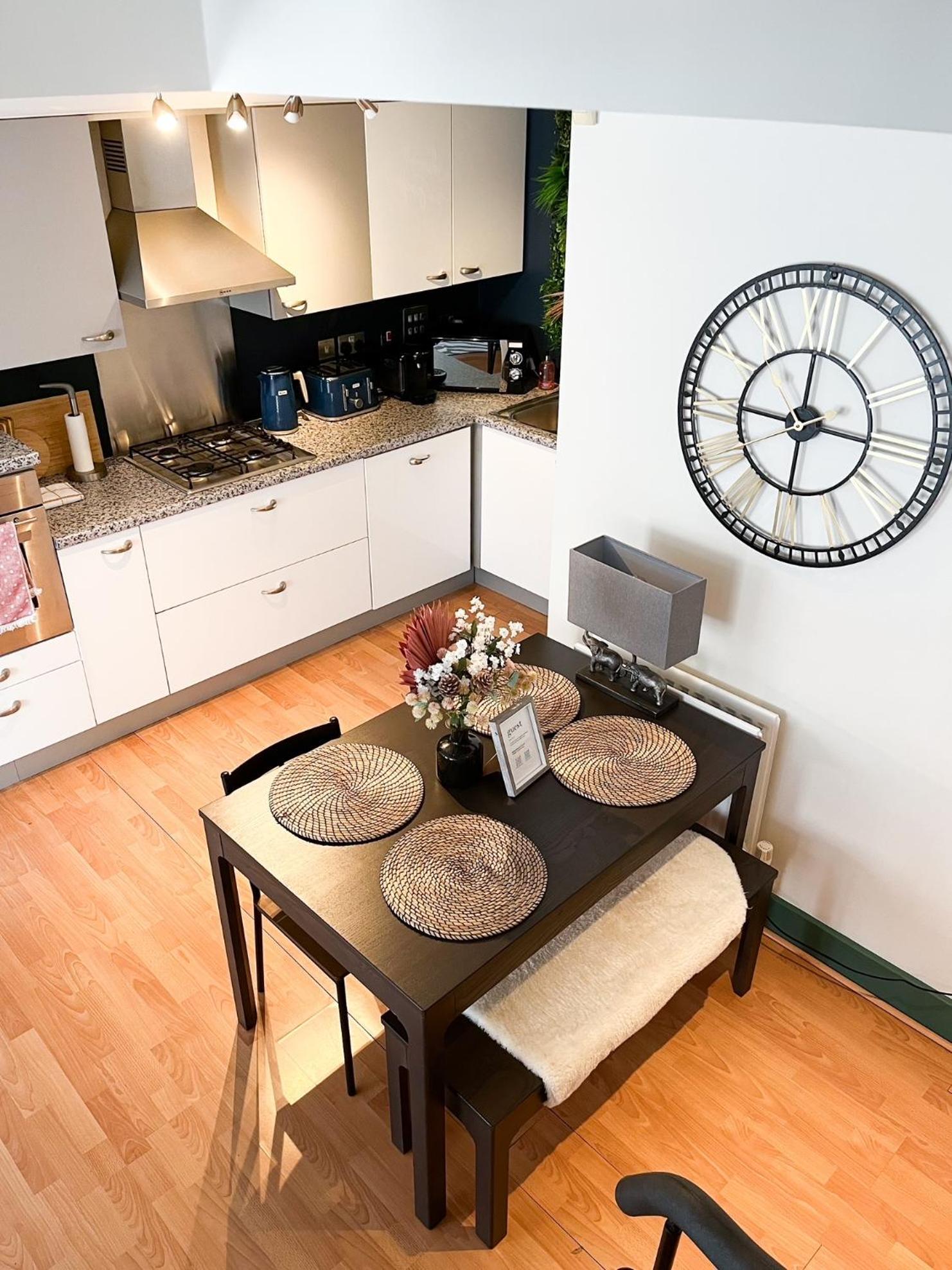 Jungle Escape, City Apartment With Parking & Terrace Chester Eksteriør bilde